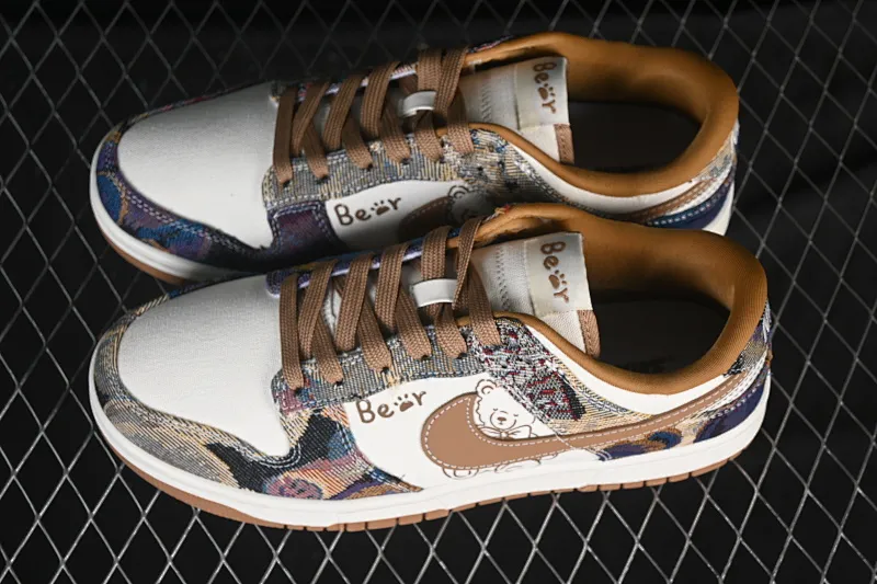 All categories Nk SB Dunk Series Nk SB Dunk Low High-end customized low-top sneakers Nike SB Dunk Low Retro woven bear High-end customized low-top casual sneakers SC0601-459